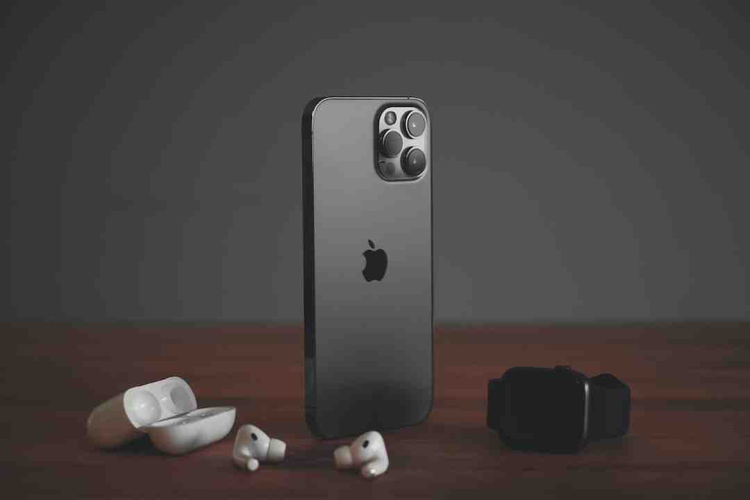 Comment bien faire tenir les AirPods dans vos oreilles ?