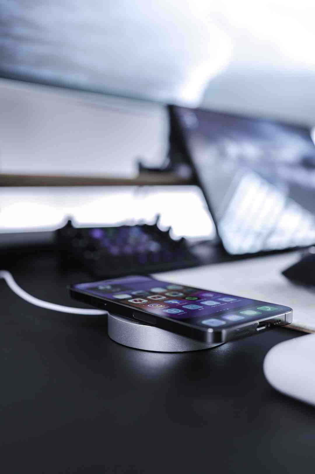 Comment charger son tel avec une pomme ?
