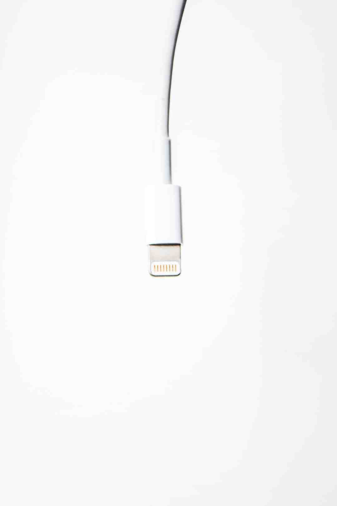 Comment nettoyer le trou du chargeur ?