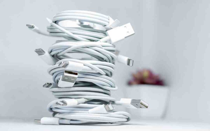 Comment faire pour charger un iPhone sans chargeur ?