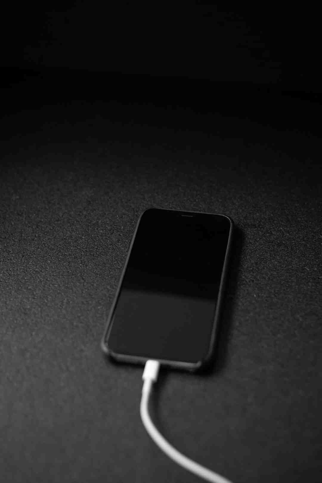 Est-il bon de charger son iPhone toute la nuit ?